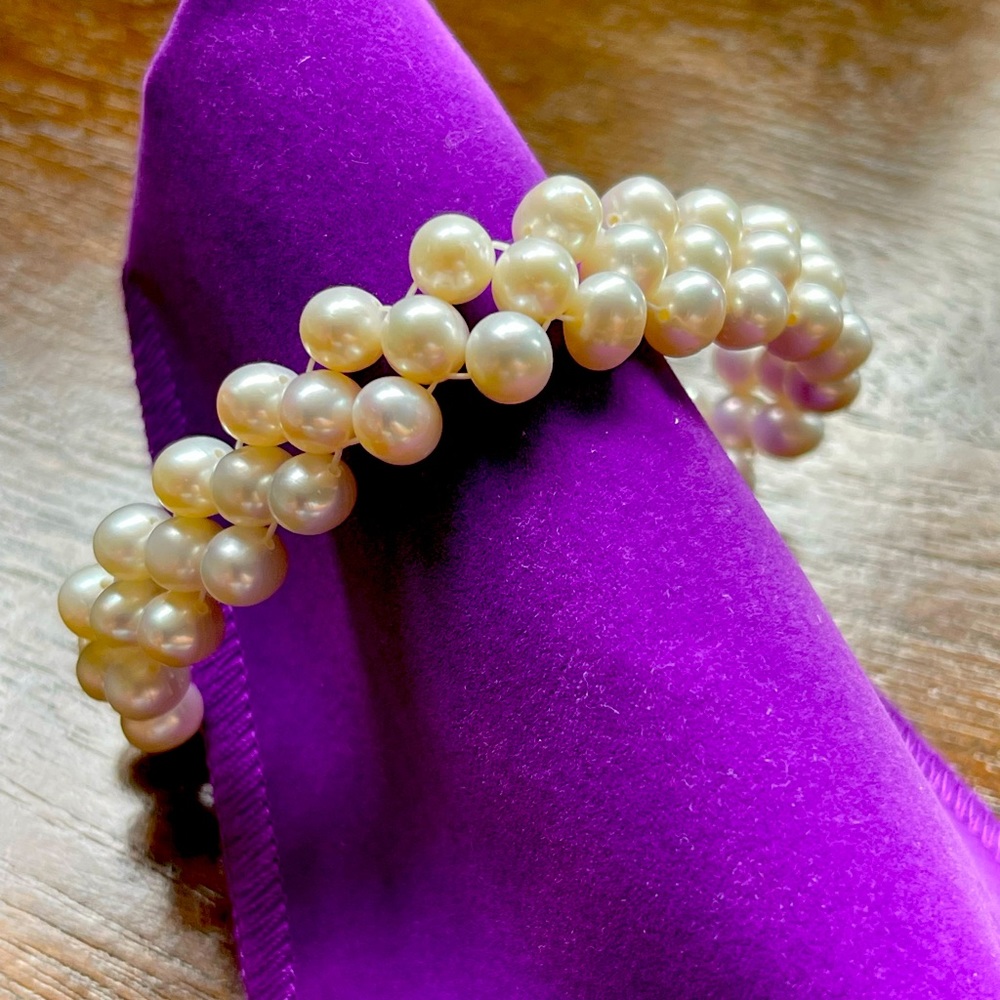 NEW KAORI CULTURED PEARLS - STRETCHABLE BRACELET W/Cert Authenticity.